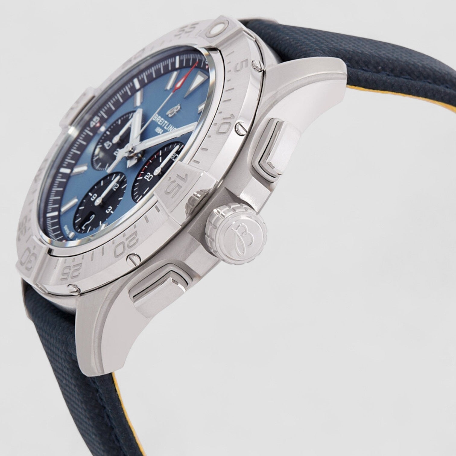 Avenger B01 Chronograph 44