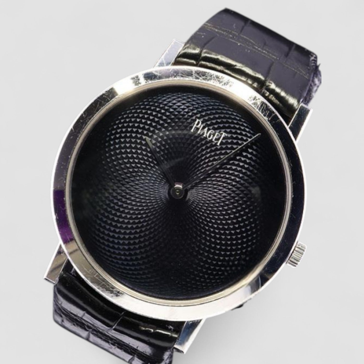 Black Dial Round 38mm