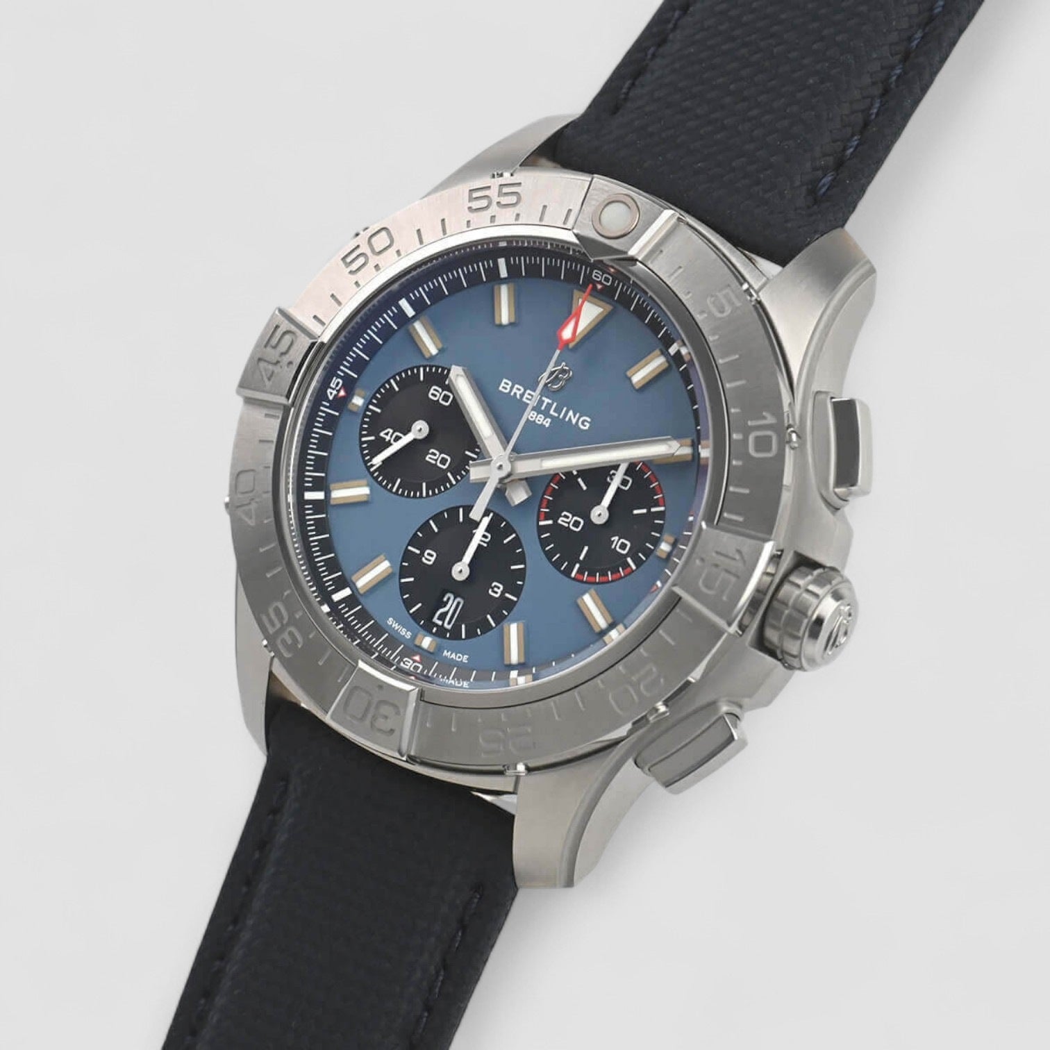 Avenger B01 Chronograph 44