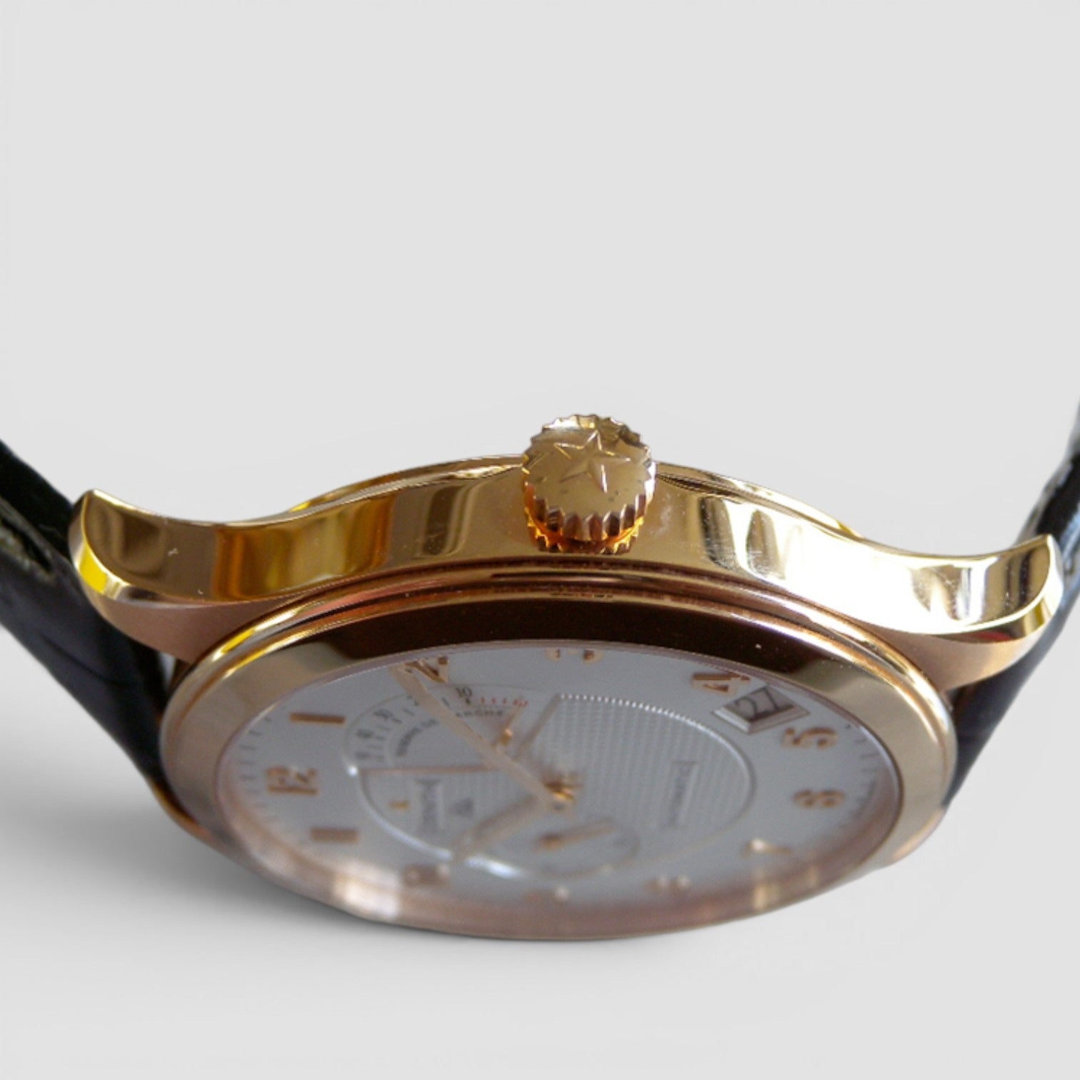Elite Grand Class Elite Reserve de Marche 44mm Rose Gold Silver Dial