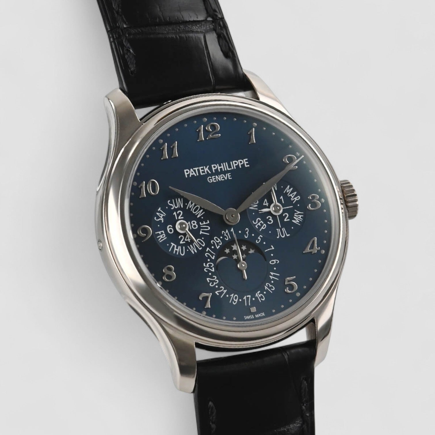 Perpetual Calendar 5327G 18K White Gold / Blue Dial