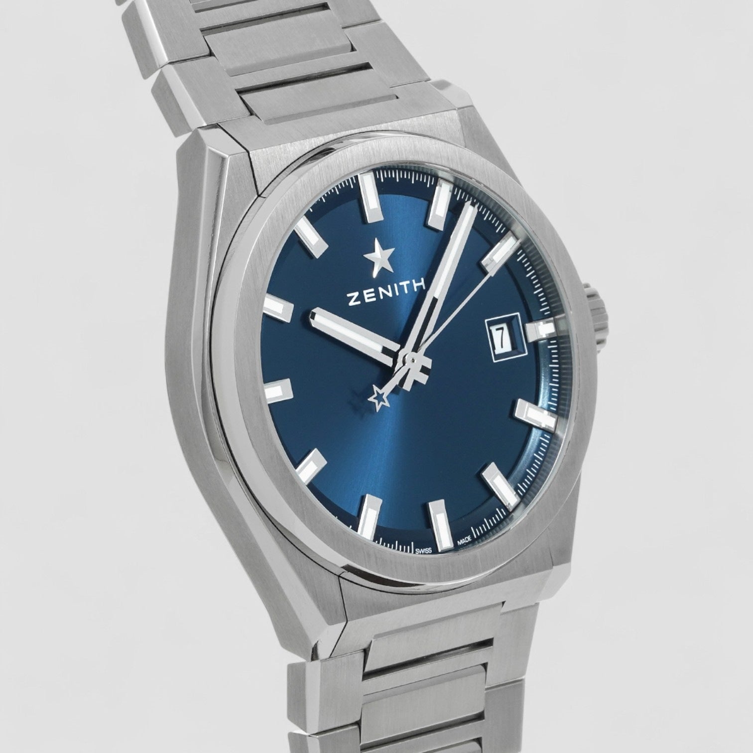 Defy Classic 41mm Titanium / Bracelet