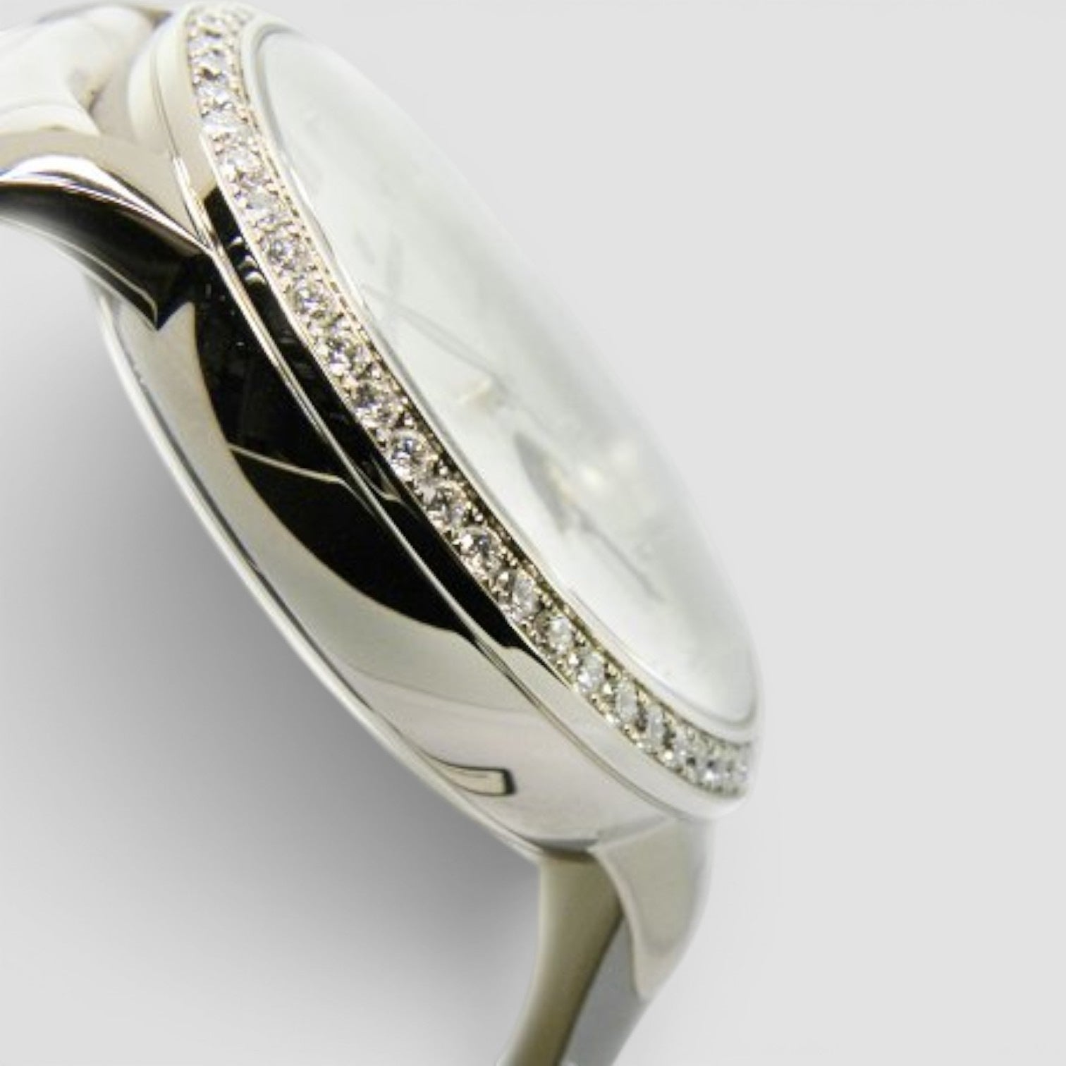 1966 Moon Phase 18K White Gold Diamond Mother-of-Pearl Dial