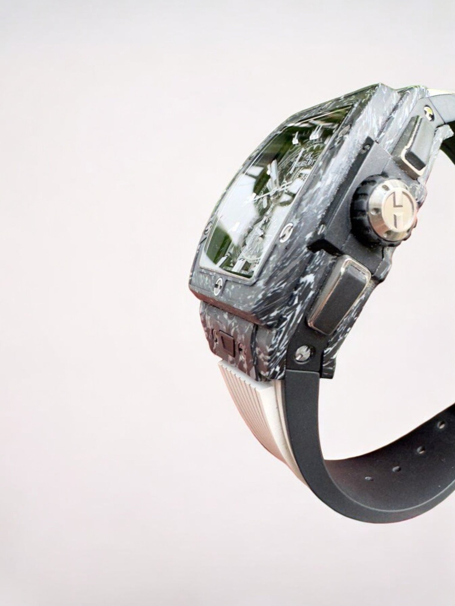 Spirit Of Big Bang White Frosted Carbon 42mm Limited