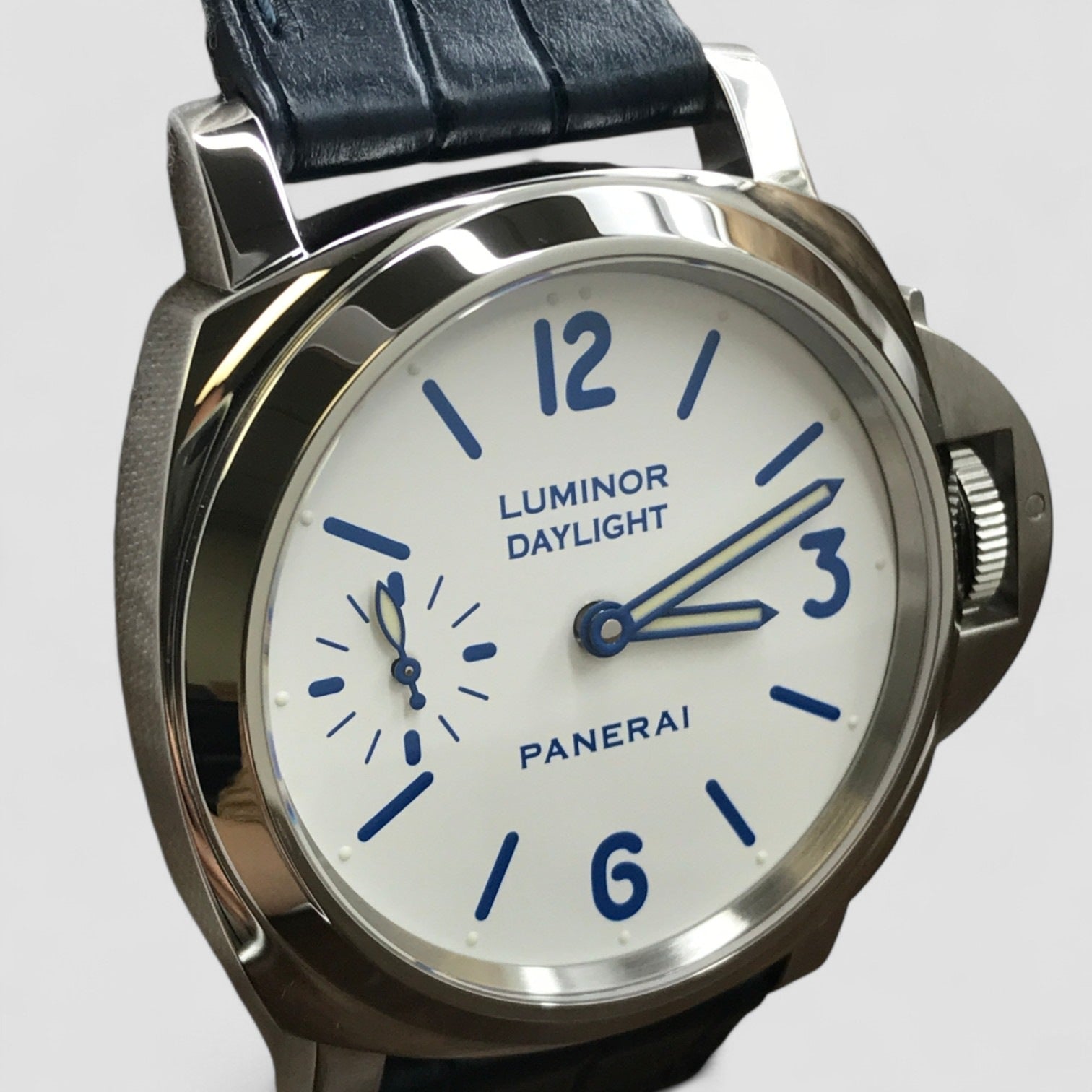 Luminor 8 Days White Dial Manual Wind Men's Watch