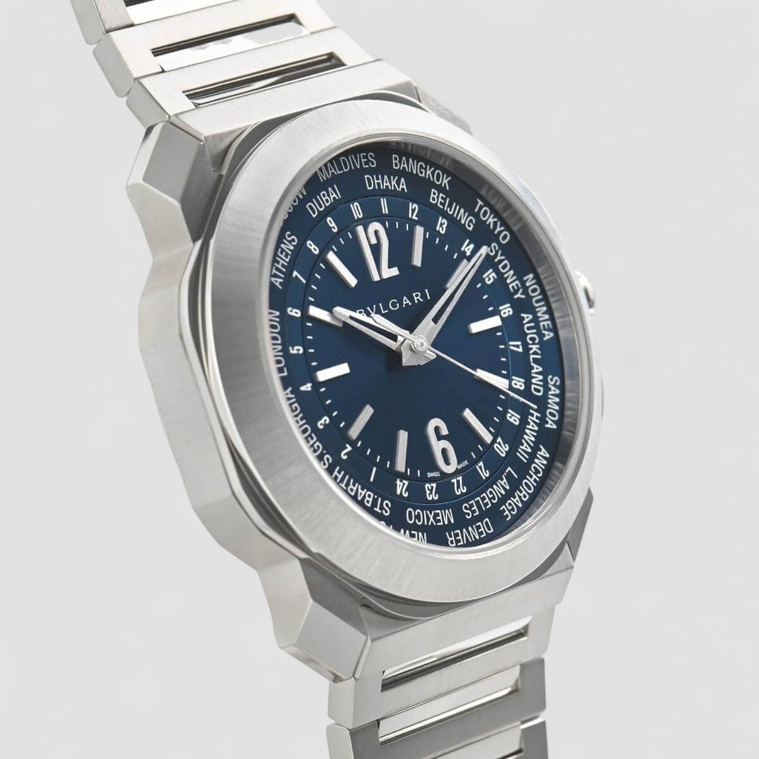 Octo Roma Worldtimer