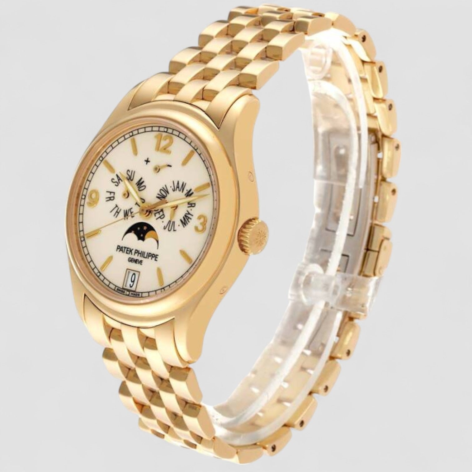 Annual Calendar Cream Dial 18K Yellow Gold / Bracelet
