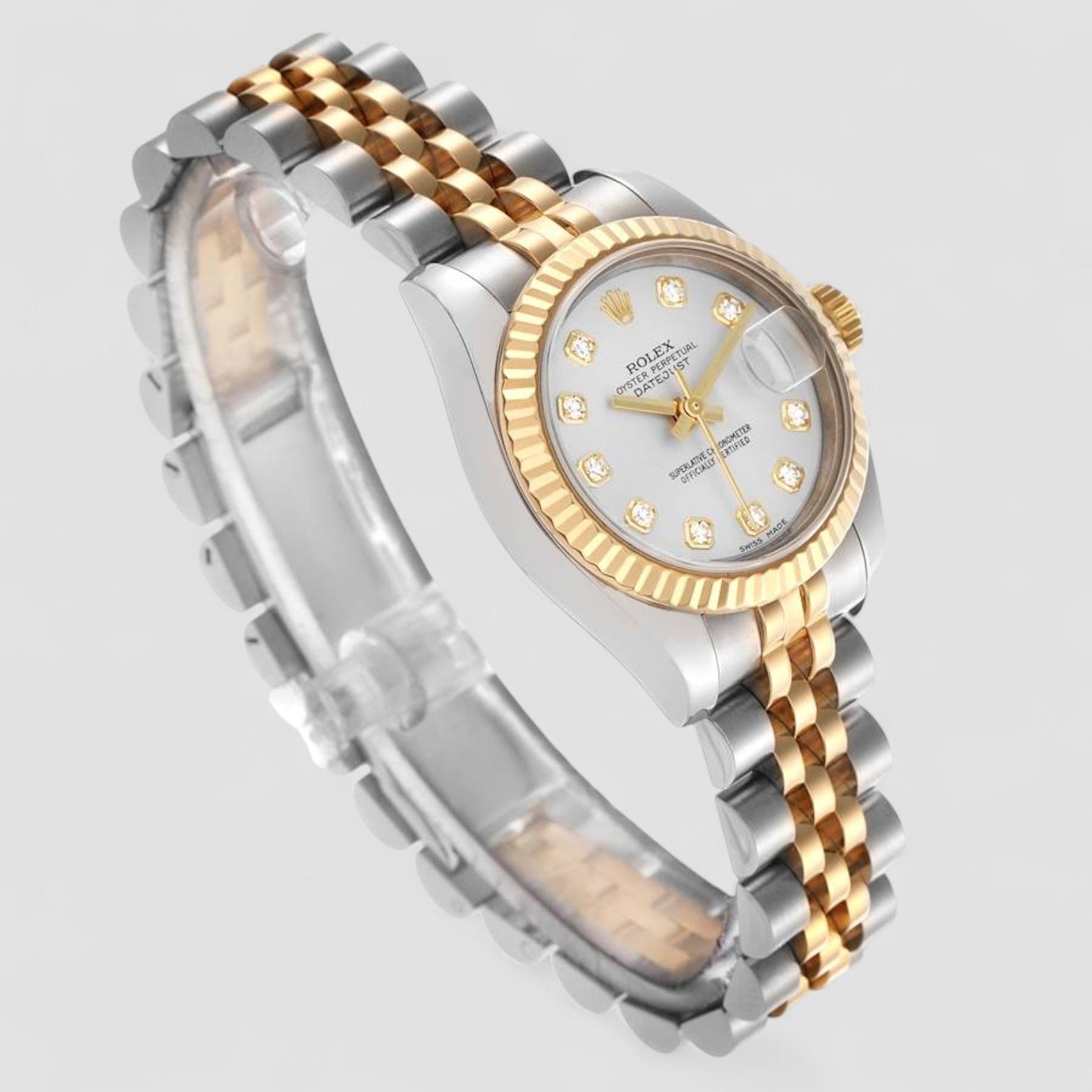 Lady-Datejust 26 White Dial Silver Diamond Bezel Watch