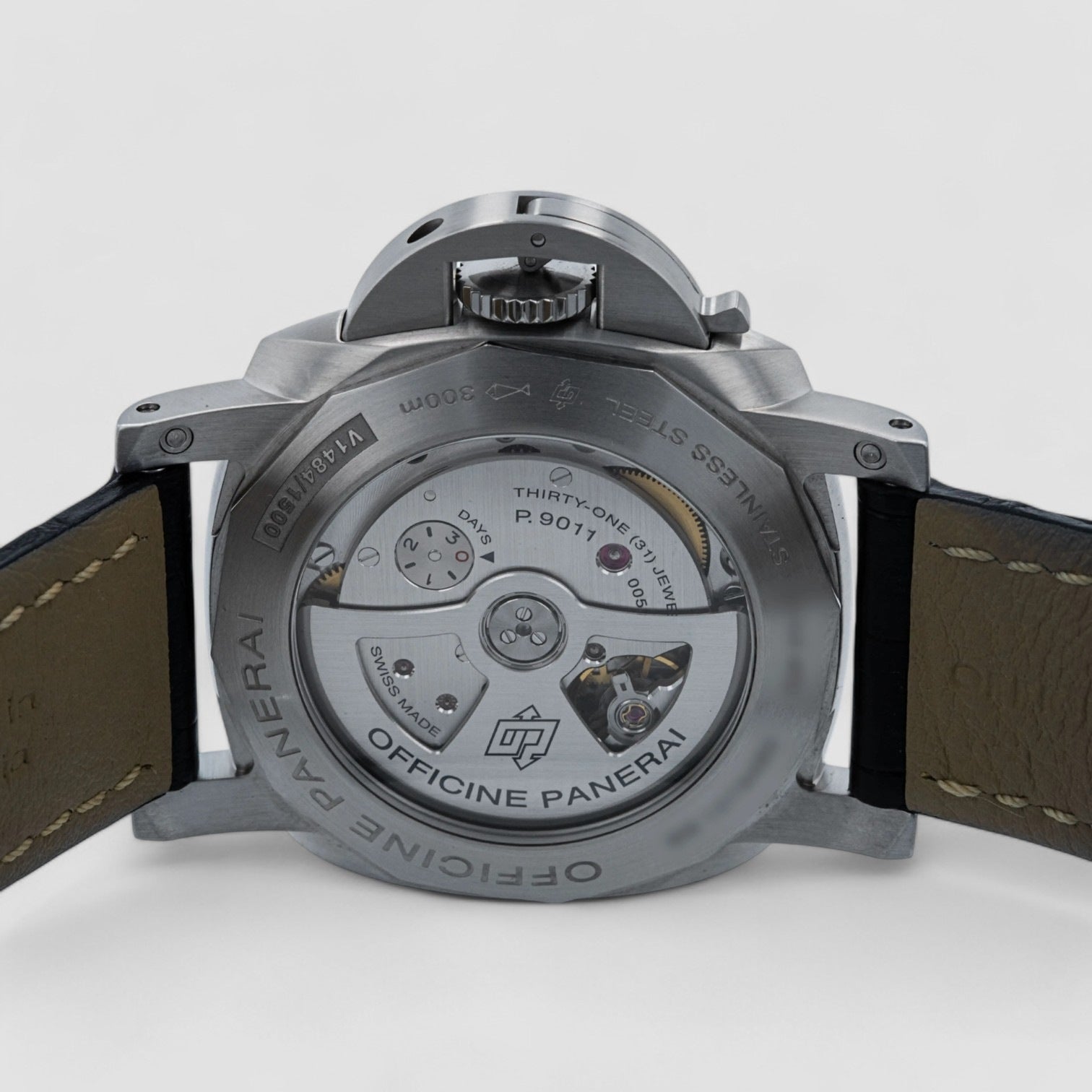 Luminor Gmt