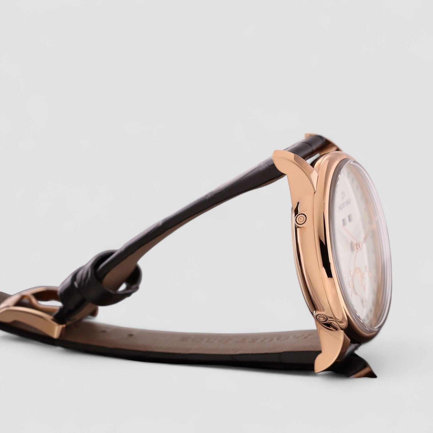 The Eclipse Ivory Enamel