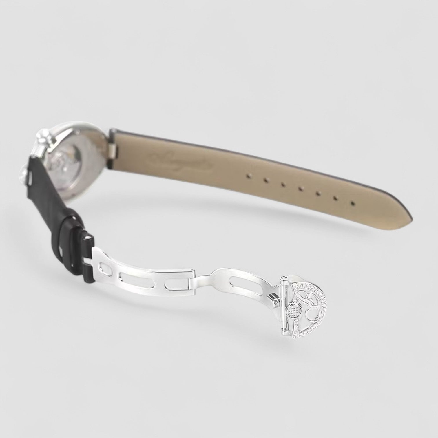 Reine De Naples Mother of Pearl 18K White Gold / Diamonds