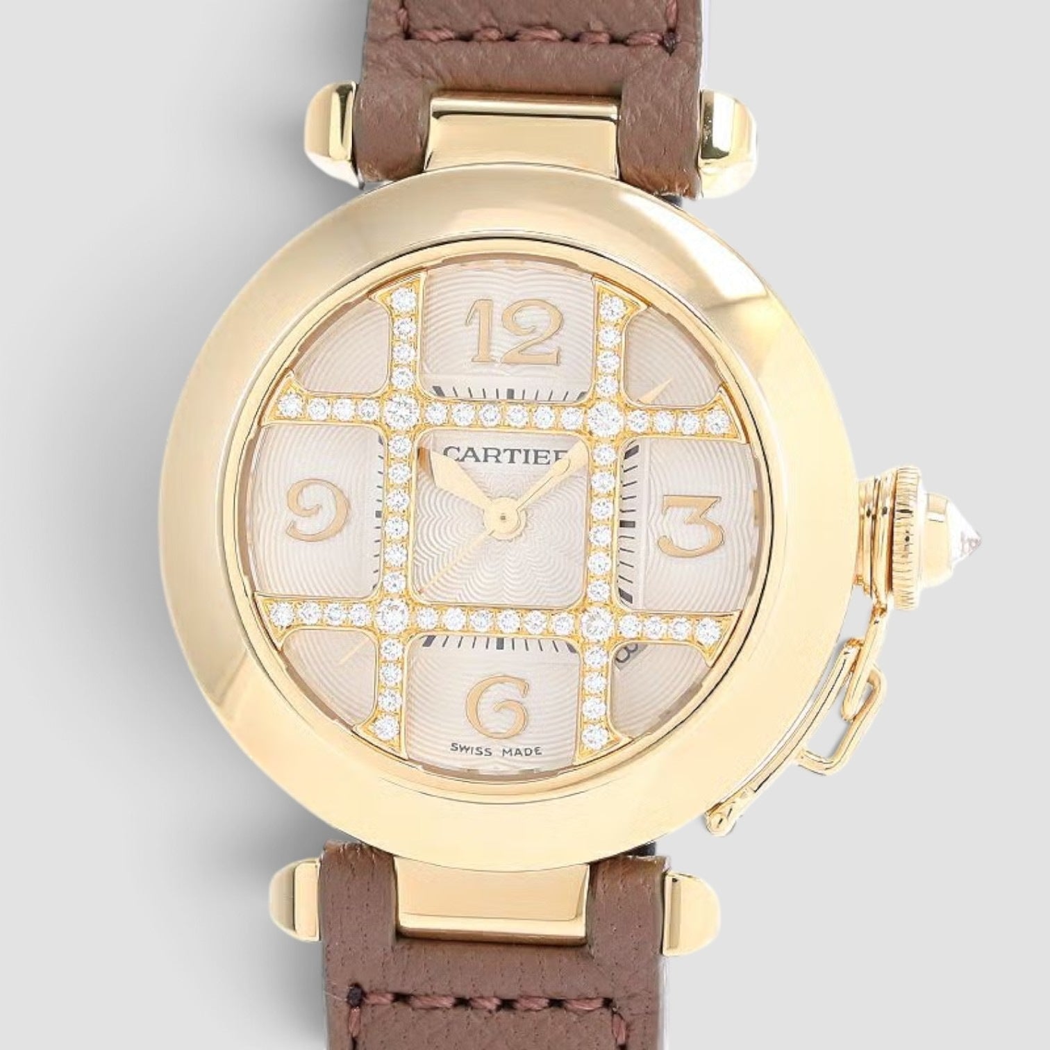 Pasha C de Cartier Classic Grid 32mm 18K Yellow Gold