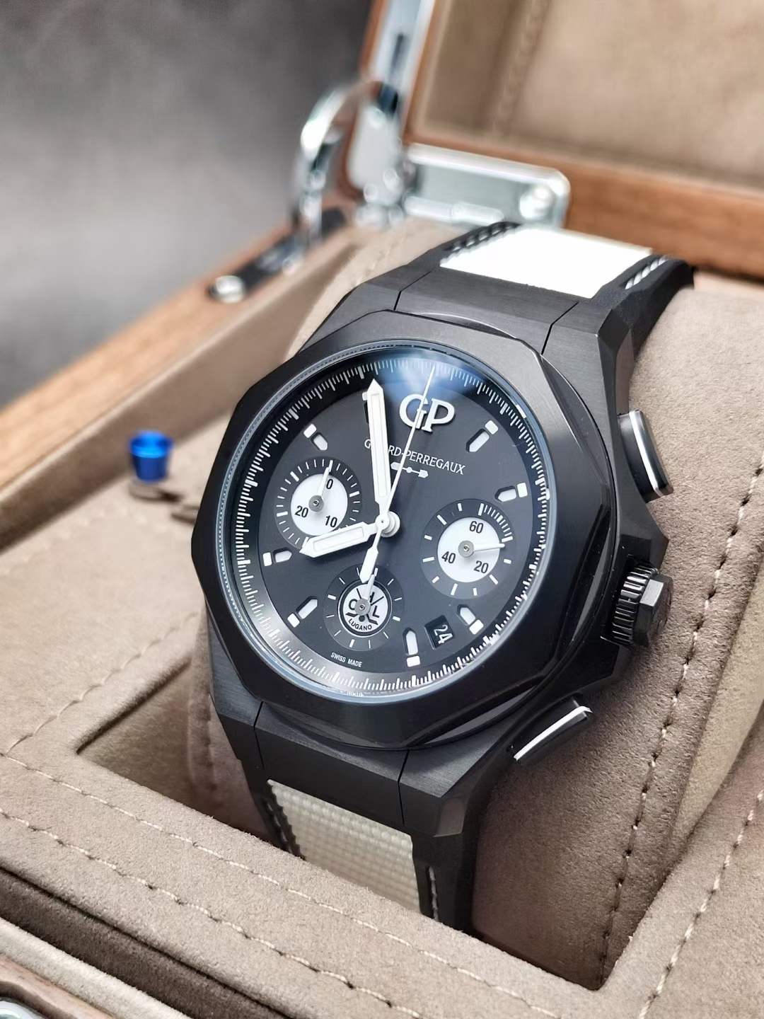 Laureato Absolute Lugano Limited edition