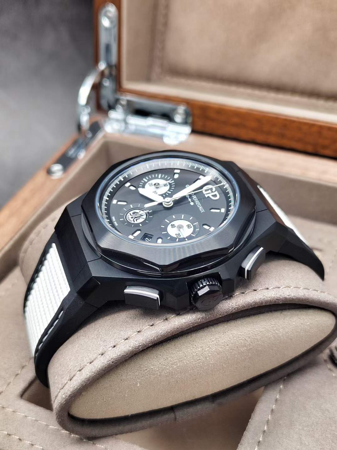 Laureato Absolute Lugano Limited edition