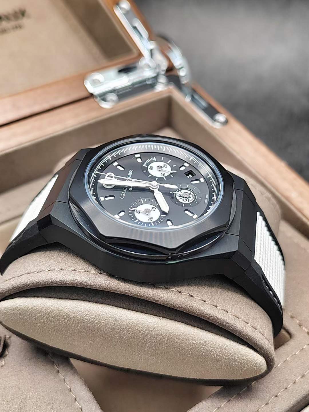 Laureato Absolute Lugano Limited edition