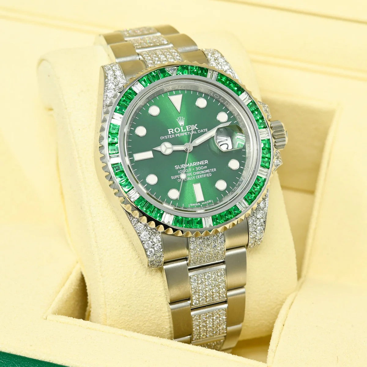 Submariner 116610LN – 40mm Hulk Iced & Emerald